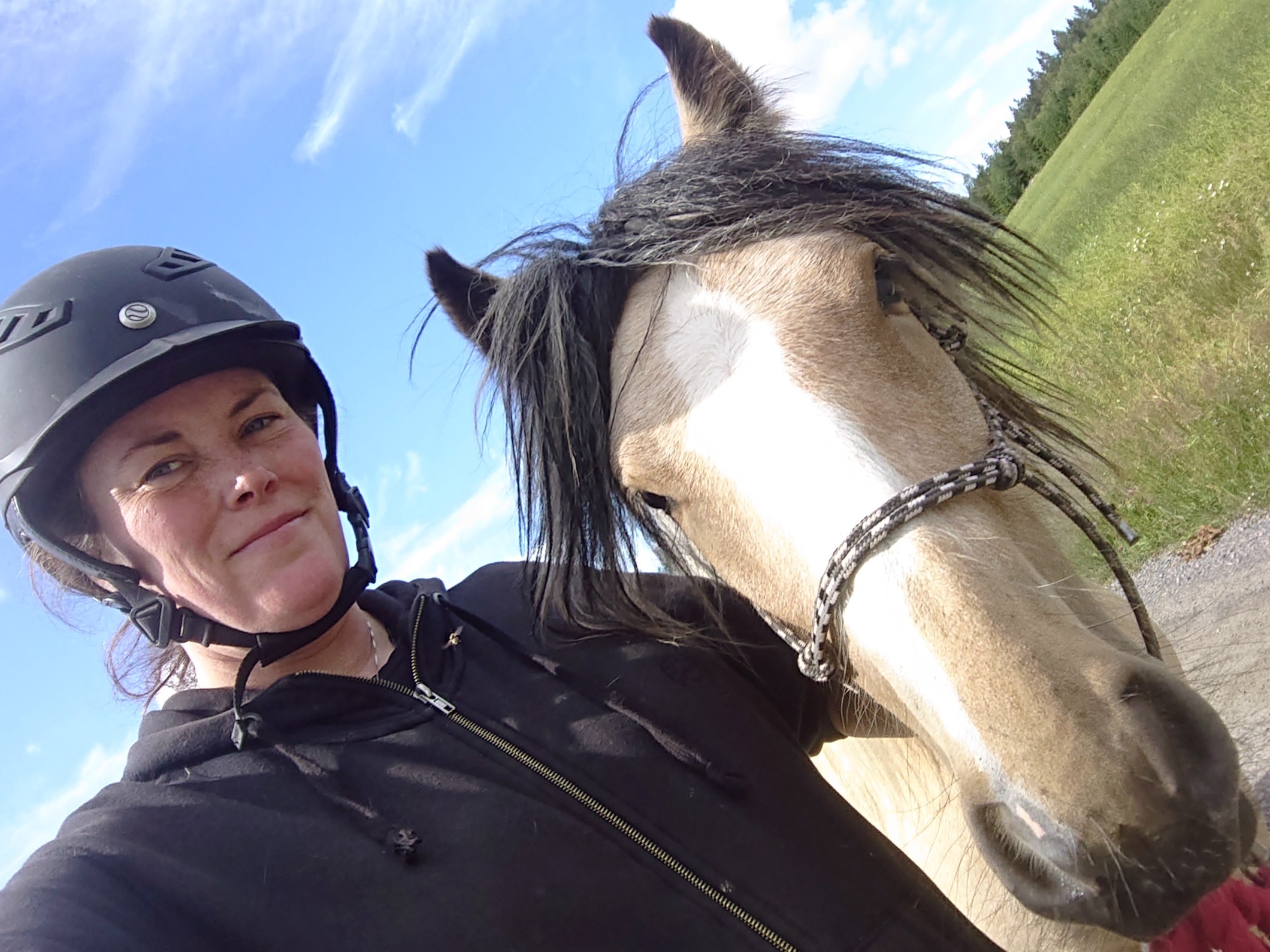 Budkavleritten 2020 - Rebecca tillsammans med Little Big Stardust